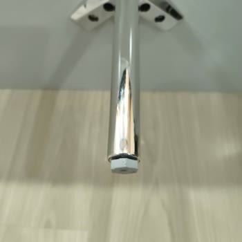 Teslim Aldığım Konsolda Orta Ayağın Vida Ayarı Arızalı, Parça Değişimi Talep Ediyorum