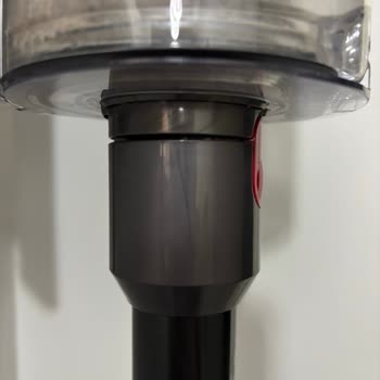 Servise Gönderilen Dyson Süpürge Çizik Çıktı, Değişim Talebi