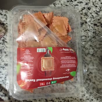 File Market Küflü Ravioli ve Süresi Geçmiş Tortellini İçin Ücret İadesi Ve Ürün Çekme Talebi