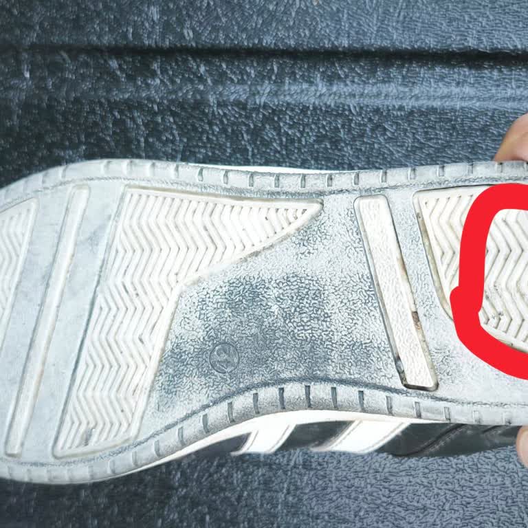 Kısa Sürede Alt Tabanı Yarılan Kinetix Spor Ayakkabı İçin Değişim Ve İade Talebi