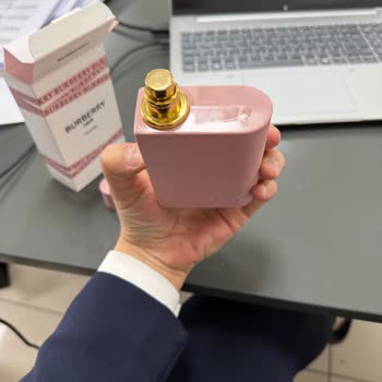 Burberry Parfüm Şişesinde Delik Ve Sızıntı, Hızlı Değişim Talebi