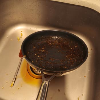 Plazma Steel Tencere Setinde Yanma, Yapışma Ve Çizilme Sorunları