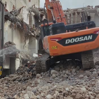 Demirtaş Hurda ve Yıkım Sokağımızdaki Fiber İnternet Kablolarını Kopardı