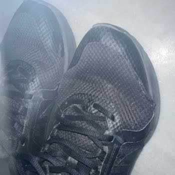 Nike Ayakkabım Kısa Sürede Yırtıldı, Garanti Kapsamında Değişim Talebi