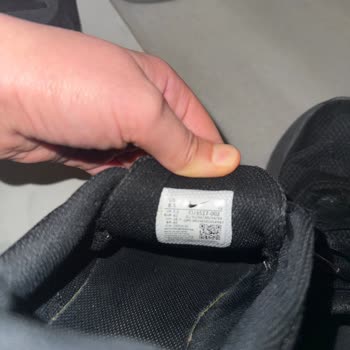 Nike Ayakkabım Kısa Sürede Yırtıldı, Garanti Kapsamında Değişim Talebi