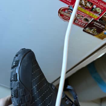 Kullanılmış Ayakkabı Ve Uzun Teslimat Süreciyle Mağduriyet