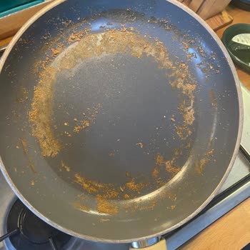 Karaca Züccaciye Tavalar Hızla Yapışmaya Başladı