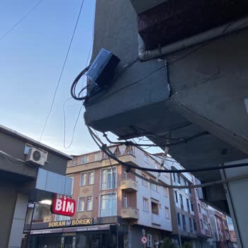 Kopmuş Kablolar Nedeniyle Uzun Süreli İnternet Kesintisi Acil Onarım Ve Ücret İadesi Talebi