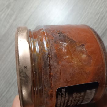 Kireçlenmiş Kavanozlu Bozuk Tukaş Sos İçin İade Reddi Ve Yardım Merkezine Erişememe