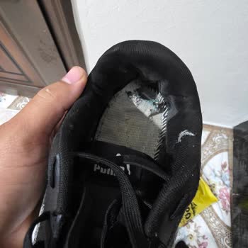Puma Koşu Ayakkabısının Üç Ayda Yırtılması Ve FLO’nun Sorumluluk Reddi