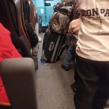 Geciken Otobüs Ve Koridordaki Bavul: Açıklama Ve Güvenlik İsteği