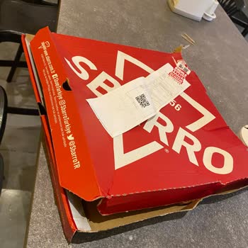 Yemeksepeti'nde Saatlerce Geciken Ve Eksik Pizza Siparişi