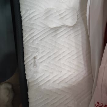 Lova Marka Yatağında Yırtık, Değişim Talebine Cevap Yok