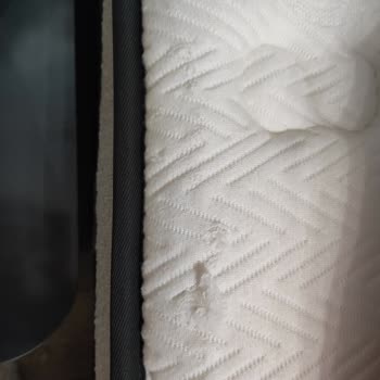 Lova Marka Yatağında Yırtık, Değişim Talebine Cevap Yok