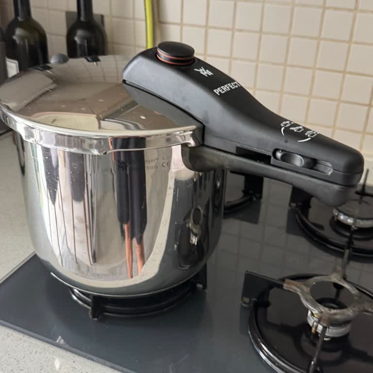 Media Markt WMF Düdüklü Tencere Kilidi Açılmıyor Güvenlik Endişesi Ve Servis İsteği