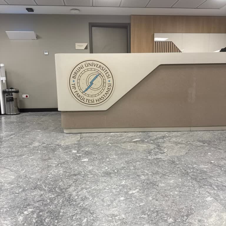 Biruni Üniversitesi Hastanesi Yaklaşık 20 Dakikadır Hâlâ Kayıt İşlemlerimin Açılmasını Bekliyorum