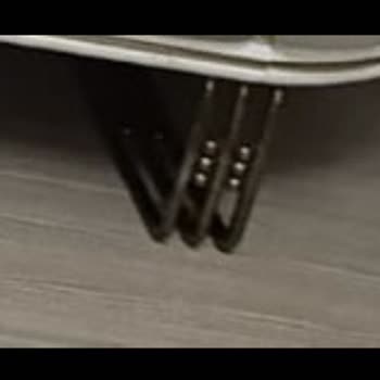 İnegöl Mağazasında Paslı Ayaklar, Renk Değişen Ve Düğmesi Çöken Koltuklar: İade Talebi