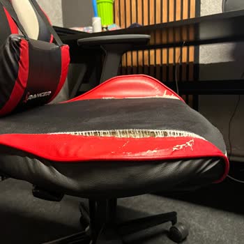 Xrancer Markalı Oyuncu Koltuğunda Sünger Patlaması Ve Yan Destek Kırılması, Satıcıdan Cevap Yok