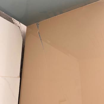 TOKİ Dairesinde Su Aldı Ve İşçilik Hatalarıyla Taşınamıyor