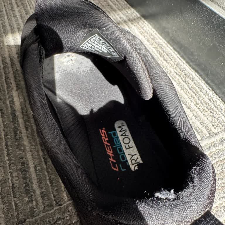Skechers Yürüyüş Ayakkabısının 10 Gün İçinde İç Tabanının Soyulması Ve Kullanılamaz Hale Gelmesi