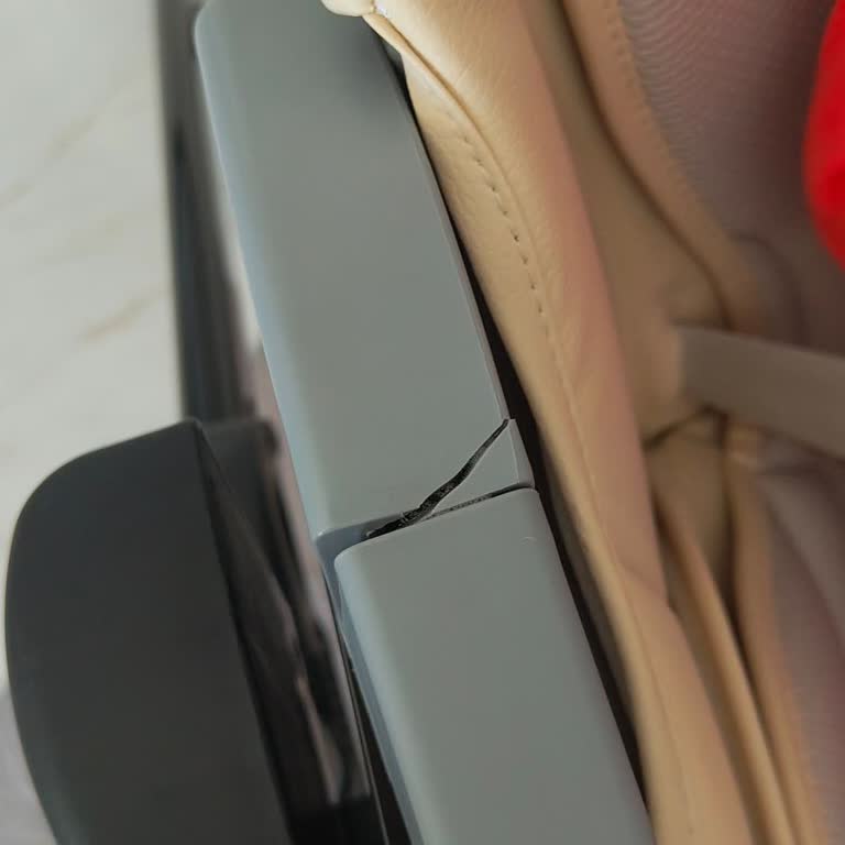 Kırık Mama Sandalyesi Ve Söz Verilen Evden Teslimatın Gerçekleşmemesi