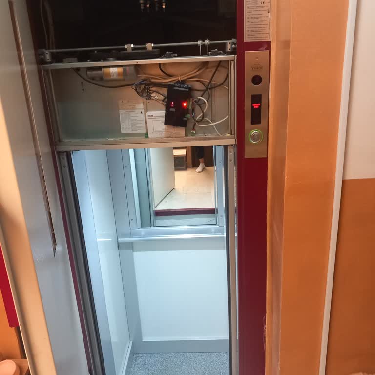 Şenas Asansör Bakım Yapıldığı Halde Asansörde Kaldım