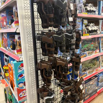 İstinye Toyzz Shop Gerçekçi Oyuncak Silahların Satışı Durdurulsun
