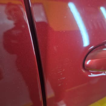 Sıfır Araçta Çizik Ve Bant İzleri, Bayi Temizliğinde Oluştu, Müşteri Hizmetleri Yanıtsız