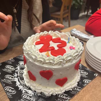 Eklerr Pastanesi (Şile) Pasta İstediğimiz Pastasıyla Alakası Olmayan Bir Şekilde Geldi