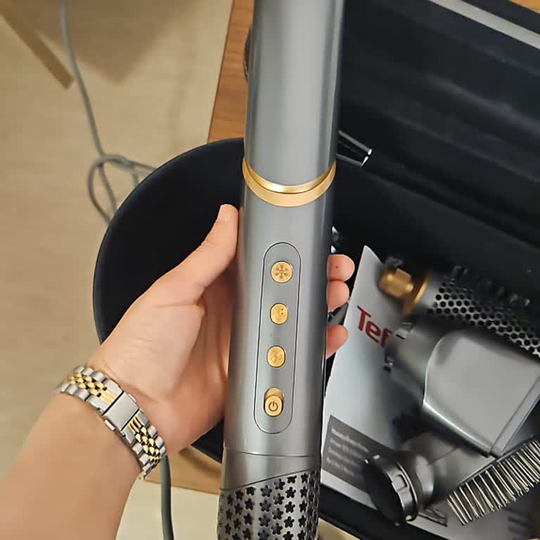 Yanlış Model Gönderildi, 225,68 TL Kargo Ücreti Ödedim Ve Orijinal Saç Şekillendiricim Geri Gelmedi