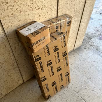 Kargo Ürünü Binanın Dışına Bırakıldı, 4. Katta Asansörsüz Taşıma Zorluğu