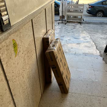 Kargo Ürünü Binanın Dışına Bırakıldı, 4. Katta Asansörsüz Taşıma Zorluğu