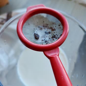 İstanbul Büyükçekmece'deki A101 Şubesinde Bozuk Laktozsuz Süt