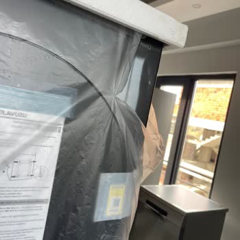 Teslim Edilen Çamaşır Makinesi Çizik Ve Eğik; Alaycı Servis Ve Uzayan Değişim Süreci