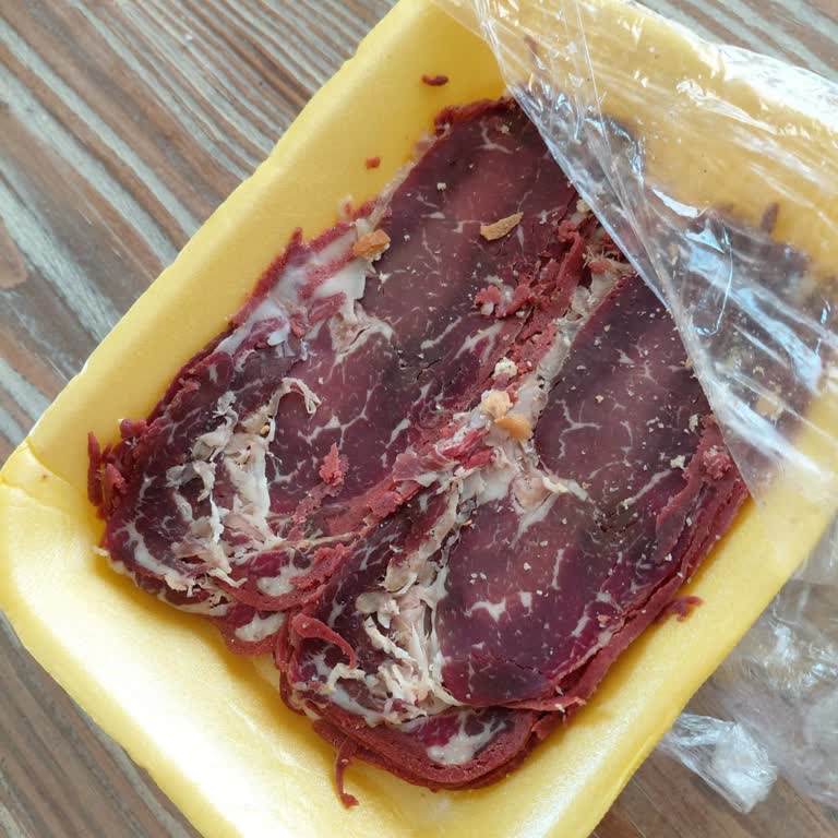 Pastırma Kalitesiz, Aşırı Yağlı Ve Sert