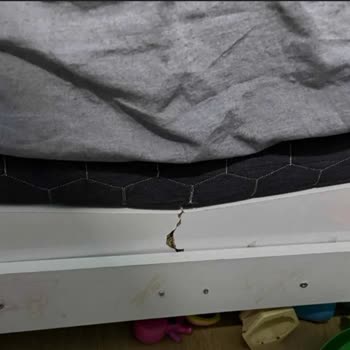 Çocuk Ranzasındaki Parçalar Kırıldı Ve Satıcı Yanıt Vermedi