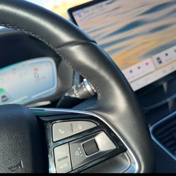 Direksiyon Deri Kaplamasındaki Soyulma Ve Sararma Garanti Reddiyle Karşılaşıldı