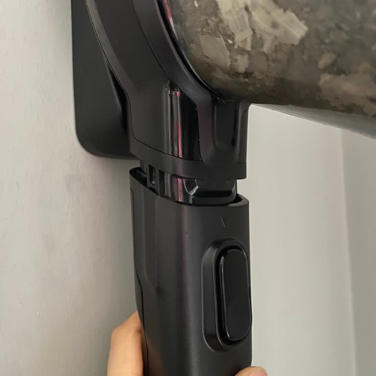 Philips 7000 Serisi SpeedPro Max Şarjlı Süpürge Gövde Kırıldı, Çekim Gücü Azaldı Ve Değişim Talebi