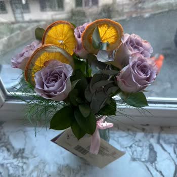 Sipariş Edilen Gül Aranjmanı Görseliyle Uyuşmuyor Ve Müşteri Hizmetleri Çözüm Sunmuyor