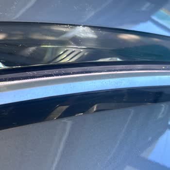 BYD Han Modelinde Logo Şeridindeki Temizlenmeyen Lekeler Kalite Endişesi