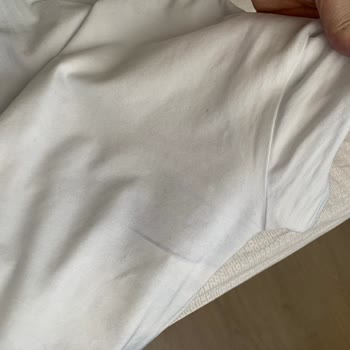 Ayıplı Eşofman Takımında Ağır Koku, Boya Bulaşması Ve Yanıtsız Müşteri Hizmeti