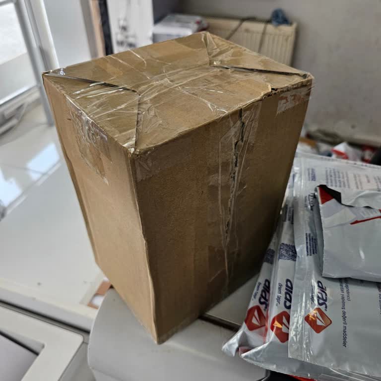 Dolap’ta Küçük Boy Dyson Filtreye Haksız Orta Boy Kargo Ücreti Kesildi