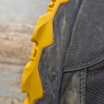 Ayakkabının Alt Tabanı 10 Günde Açıldı; Ücret İadesi Talebi