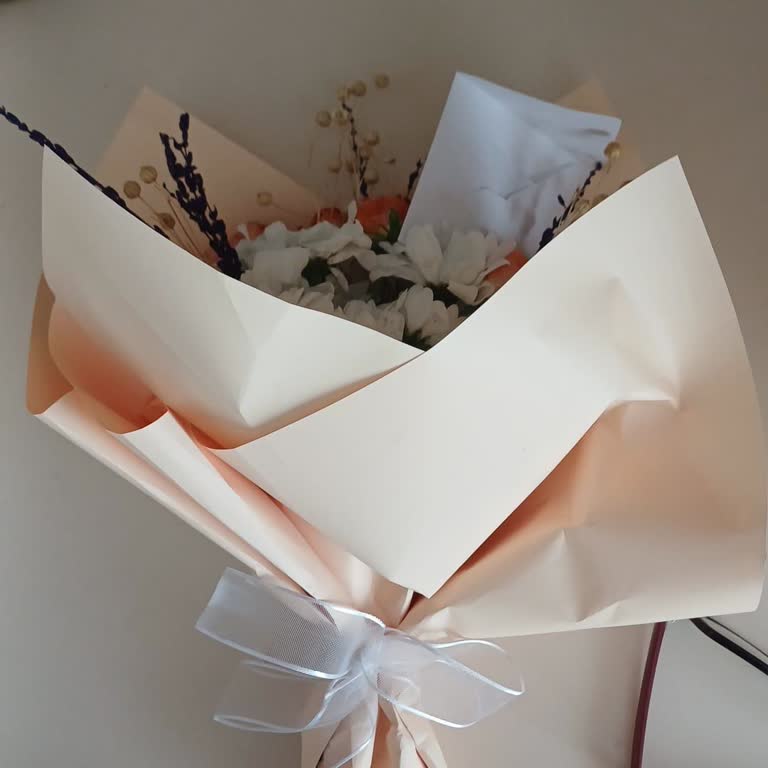 Yanıltıcı Görsel Nedeniyle Aldığım Buket Kalitesiz, Tam İade Bekliyorum