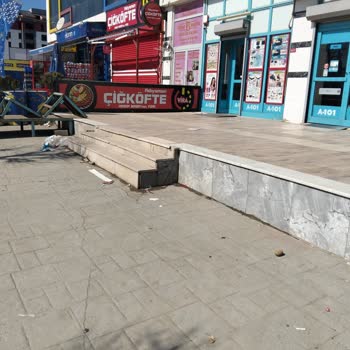 Bebek Arabasıyla Mağazaya Girişte Rampa Sorunu