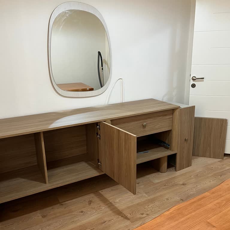 Konsolda Eksik Parçalar Ve Kırık Raf Yayı Mağduriyet Yaratıyor