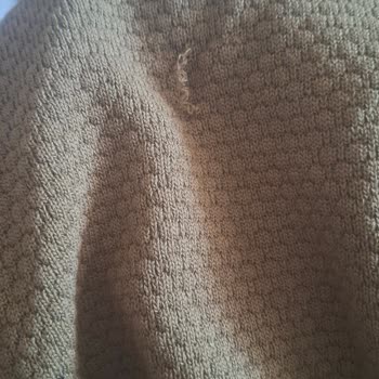 İki Adet İp Söküğü Bulunan Defolu Kazak İçin Hayal Kırıklığı Ve İade Talebi