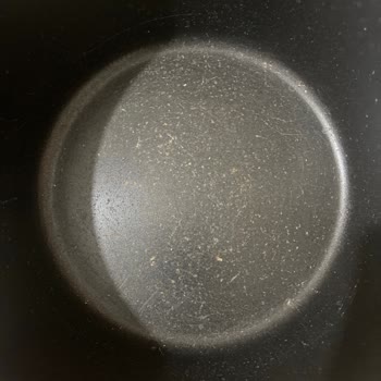 Taç Markalı Granit Tencere Setinde İç Yüzey Soyulması Ve Değişim Talebi