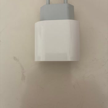 Teknosa'dan Alınan İPhone Şarj Adaptörünün Çakma Ve Arızalı Çıkması