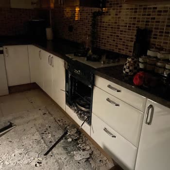 Arçelik Fırın Yangını Ve Evde Oluşan Büyük Maddi Ve Sağlık Hasarı